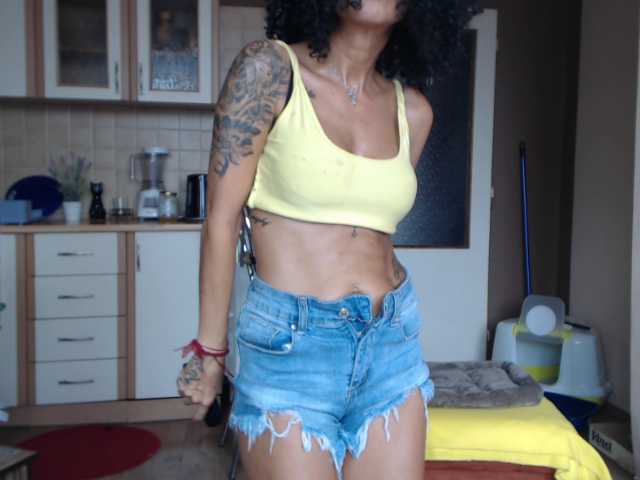 Capturas de pantalla de transmisión SexiBelle