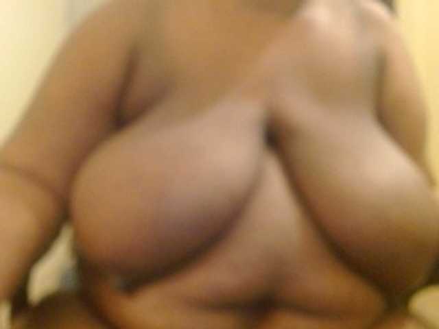 Capturas de pantalla de transmisión Sexiemama