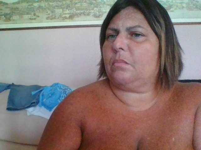 Capturas de pantalla de transmisión sexydeby