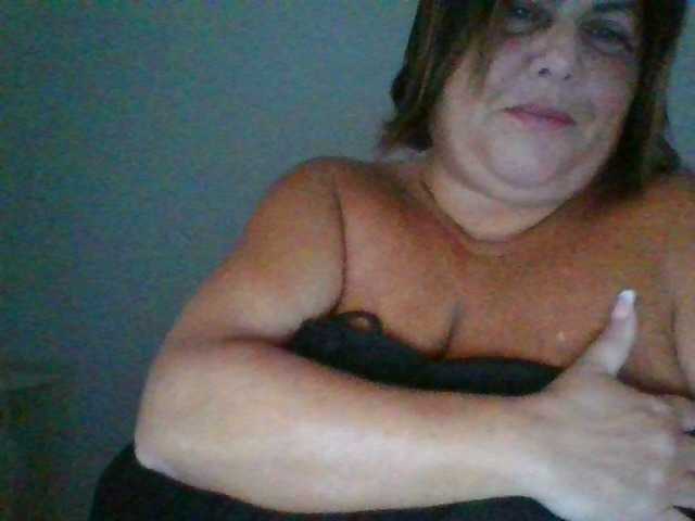 Capturas de pantalla de transmisión sexydeby