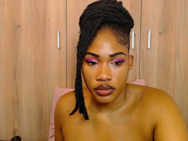 Capturas de pantalla de transmisión SexyJuicyLips