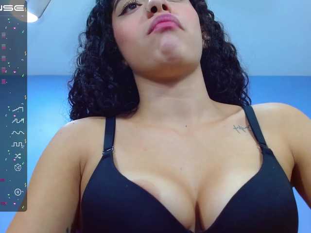 Capturas de pantalla de transmisión MiiaTaylor