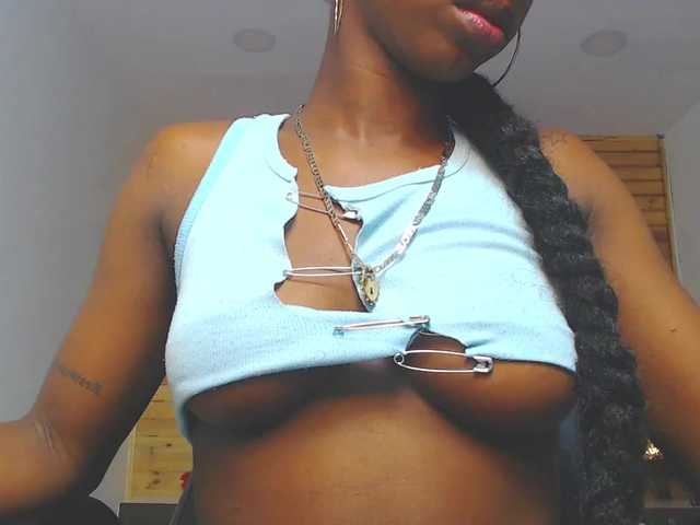 Capturas de pantalla de transmisión ShaylaSexx