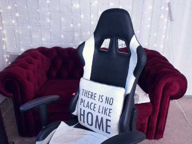 Capturas de pantalla de transmisión AnasteishaLux