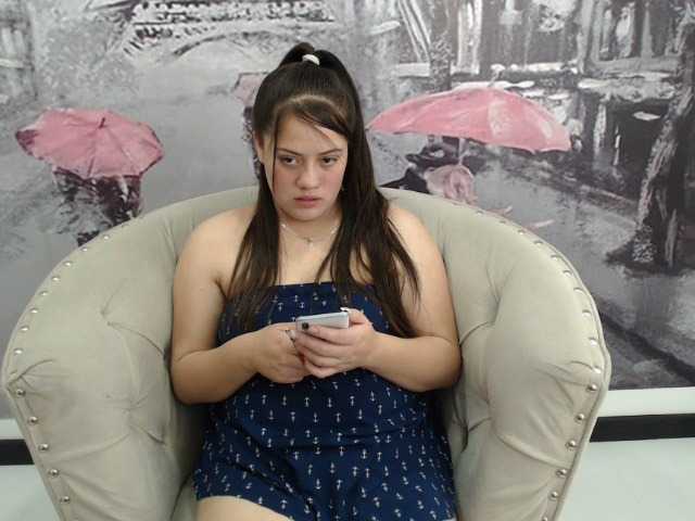 Capturas de pantalla de transmisión sofia-cam-