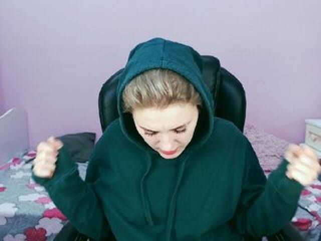 Capturas de pantalla de transmisión SofiDiamond