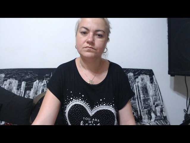 Capturas de pantalla de transmisión Softhottmilf