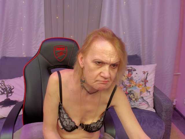 Capturas de pantalla de transmisión SqurtyLally69