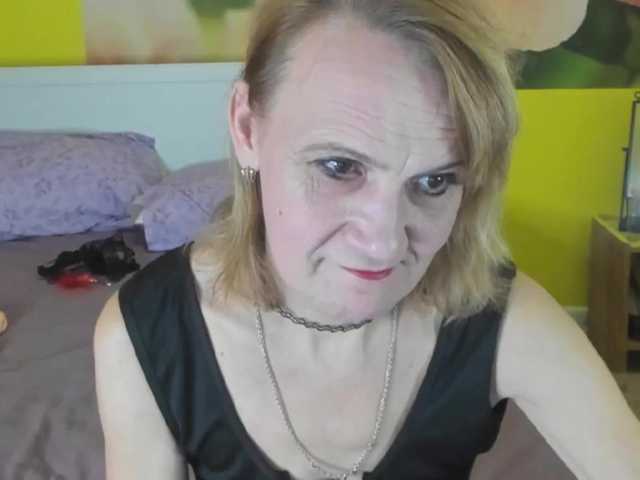 Capturas de pantalla de transmisión SqurtyLally69