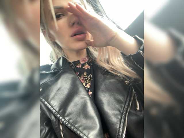 Capturas de pantalla de transmisión CyberWhore111