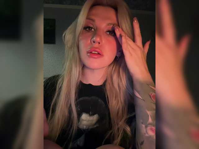 Capturas de pantalla de transmisión CyberWhore111