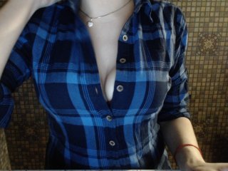 Fotos SweetValeri Hi)) I look at your cameras, 20 tokens. Chest 50 tokens. Toy in private chat group