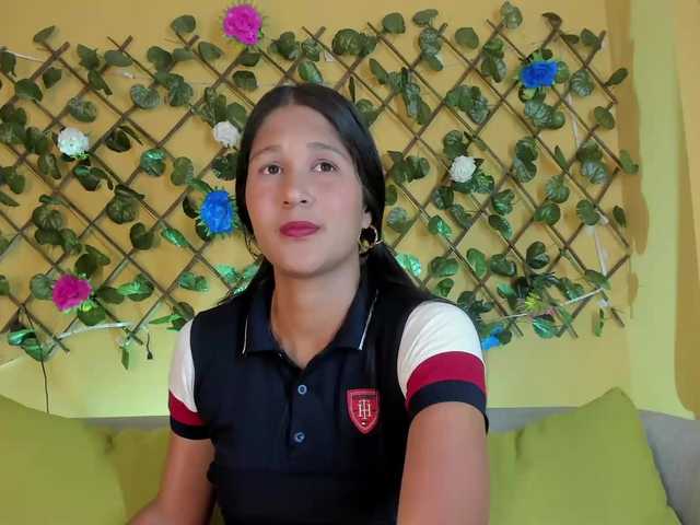 Capturas de pantalla de transmisión Tania-10
