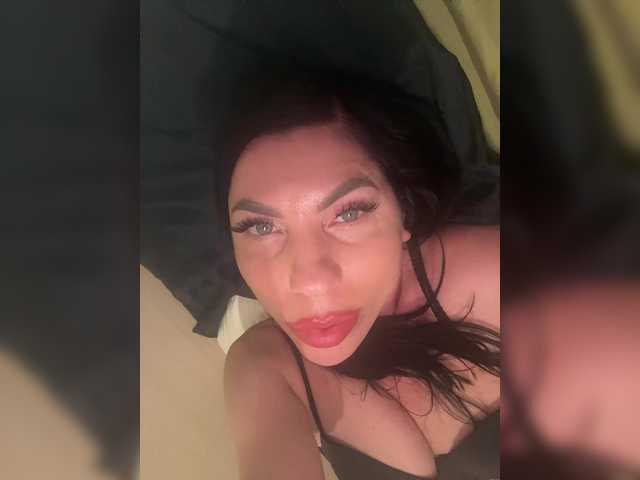 Capturas de pantalla de transmisión Tatushaa