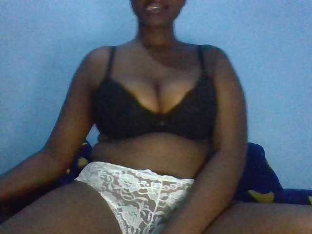 Capturas de pantalla de transmisión Tightpussy22