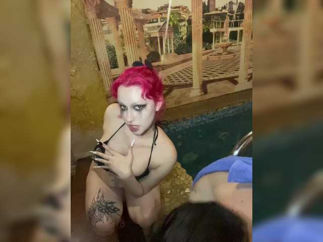 Capturas de pantalla de transmisión Tina-Kir