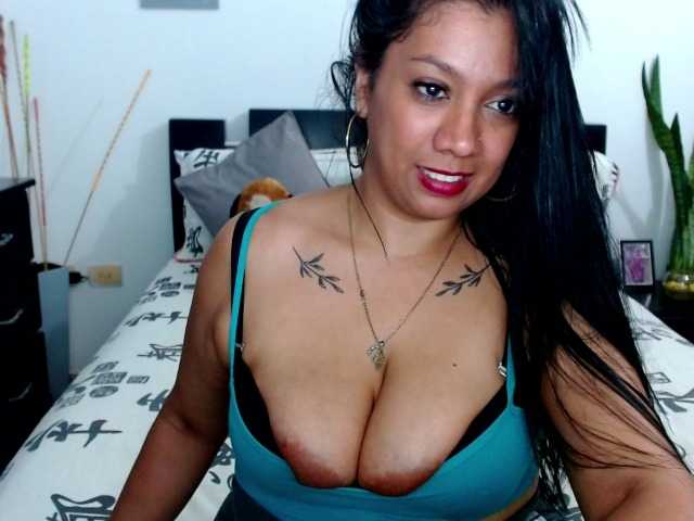 Fotos titsbiglovers Hello guys let's have fun .. Show cum for 599 tokens