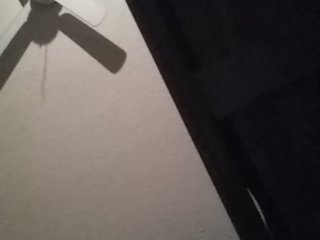 Capturas de pantalla de transmisión TooWetLucy