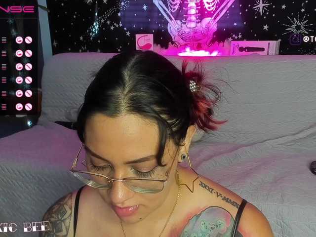 Fotos CoralineBee Dont be rude. say Hi #bbw #tattooed #latina #Big