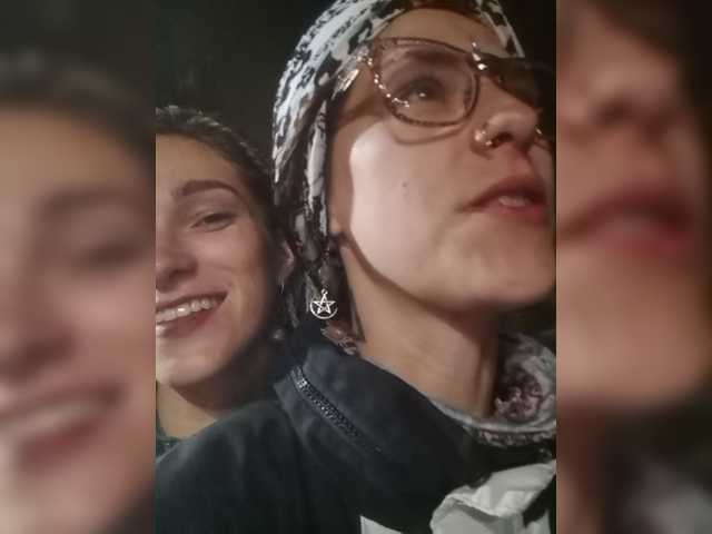 Capturas de pantalla de transmisión TreshGirls