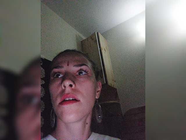 Capturas de pantalla de transmisión TreshGirls