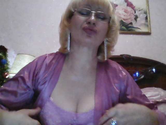 Fotos _mamasita_ Greetings, my dears: * Welcome im my room. I will be glad to your attention and gifts :) I'm collecting tokens for a better camera. Need @remain :*