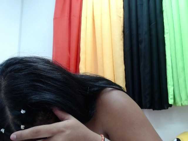 Capturas de pantalla de transmisión vahioletthot