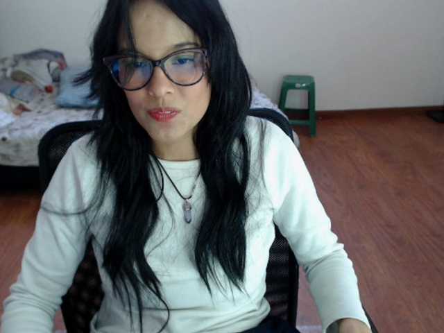 Fotos valak133 ❤️25 nakedtokenspls play with me pls Help me to have a big orgasm.❤️ #squirt #colombia #latina #glasses#c2c