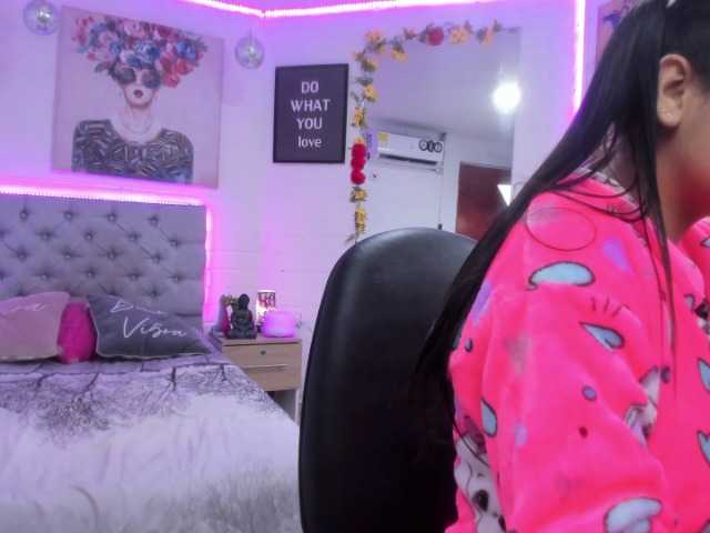 Capturas de pantalla de transmisión ValentinaMor1