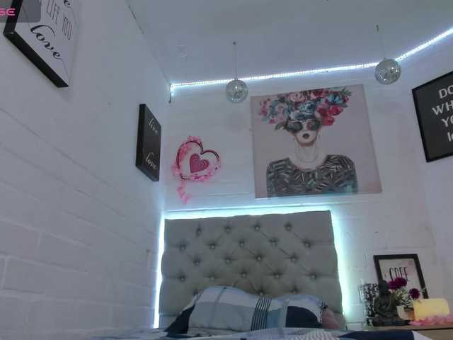 Capturas de pantalla de transmisión ValentinaMor1