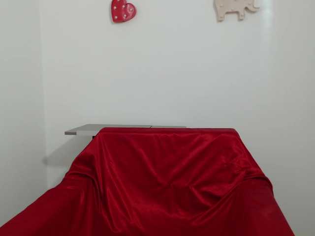 Capturas de pantalla de transmisión valeriaparty