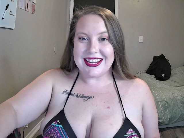Fotos VanessaSwayxoxo your favorite bbw reporting for duty! I can't wait to drain your balls. Help me get to my goal of 60,000 tokens by the 1st! Insta - vanessa_swayxoxo