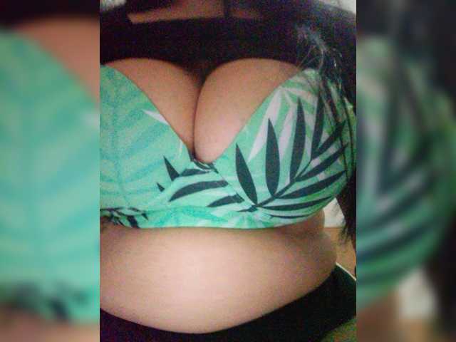 Capturas de pantalla de transmisión vicky-hot