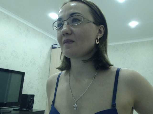 Fotos viktoriyax I watch your camera for 21 tokens, listen to music for 10 tokens, and also go to ***ping, groups and private. Tips are welcome. Also put the Love of visitors!