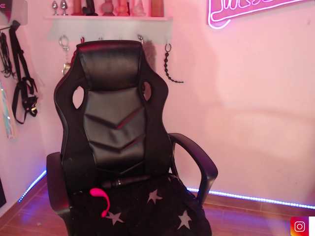 Capturas de pantalla de transmisión violet-queen