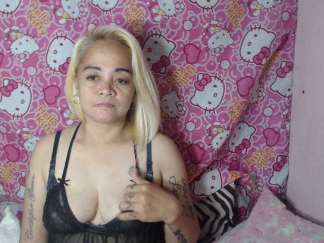 Capturas de pantalla de transmisión XCHLOE69X