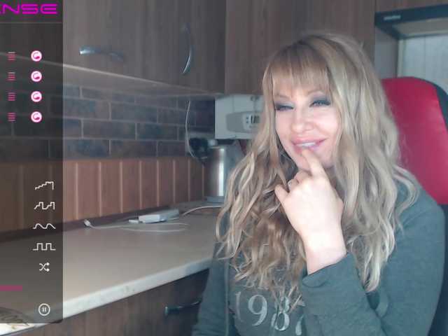 Capturas de pantalla de transmisión RrredQueen