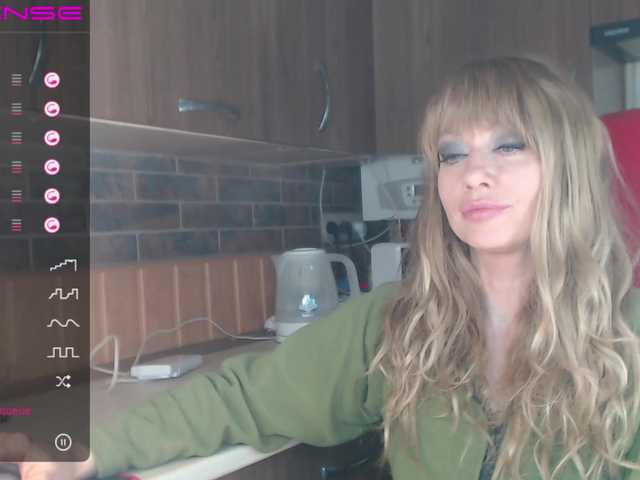 Capturas de pantalla de transmisión RrredQueen