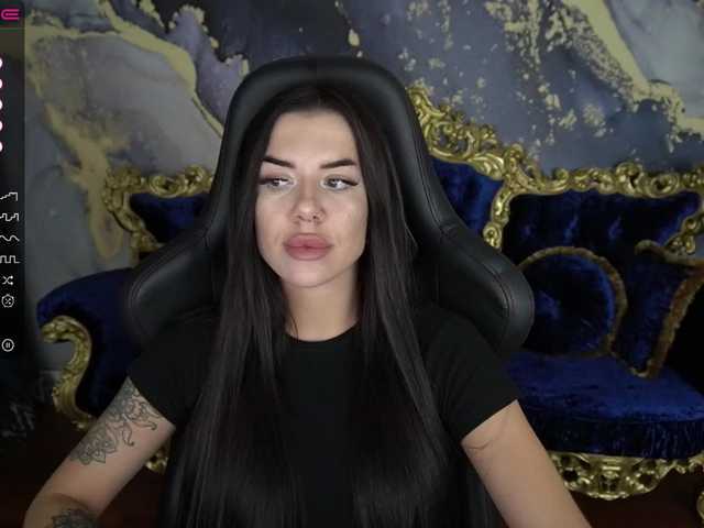 Capturas de pantalla de transmisión YanaShyy