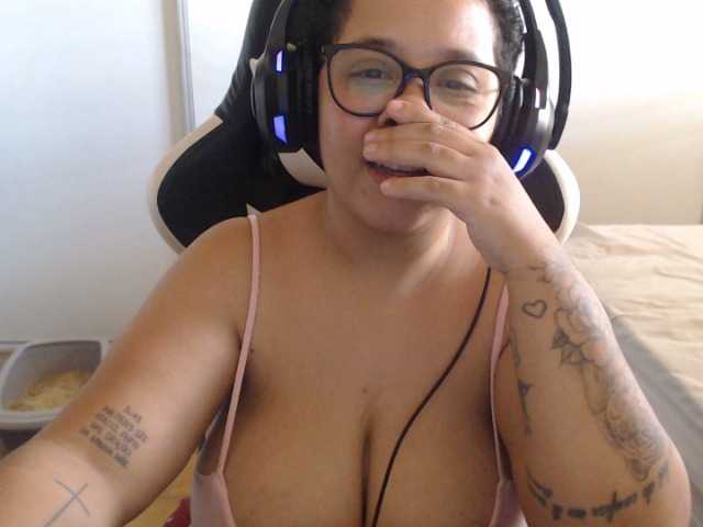 Capturas de pantalla de transmisión yasminmeyer