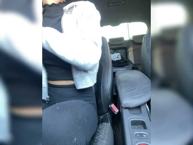 Capturas de pantalla de transmisión YourLovessz