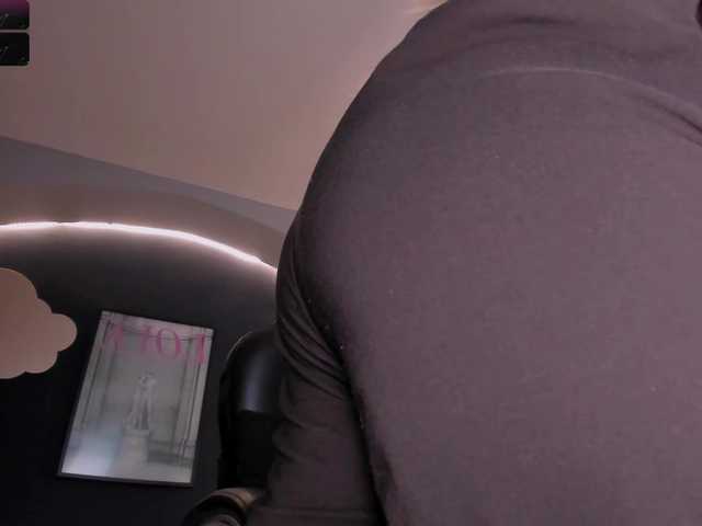 Capturas de pantalla de transmisión ZoePresley1