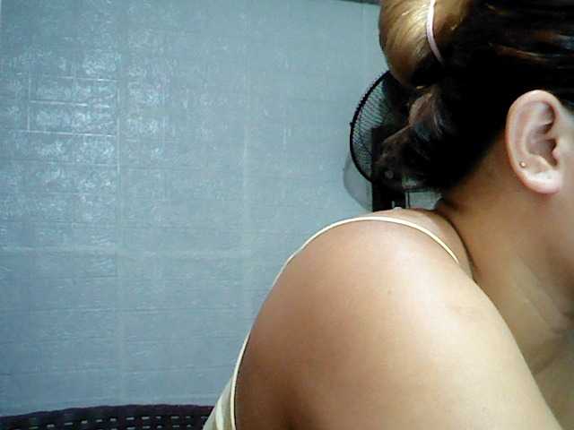 Fotos zyna6914 hello guy welcome to my room help me soem token guyz thank you for all help guyz...